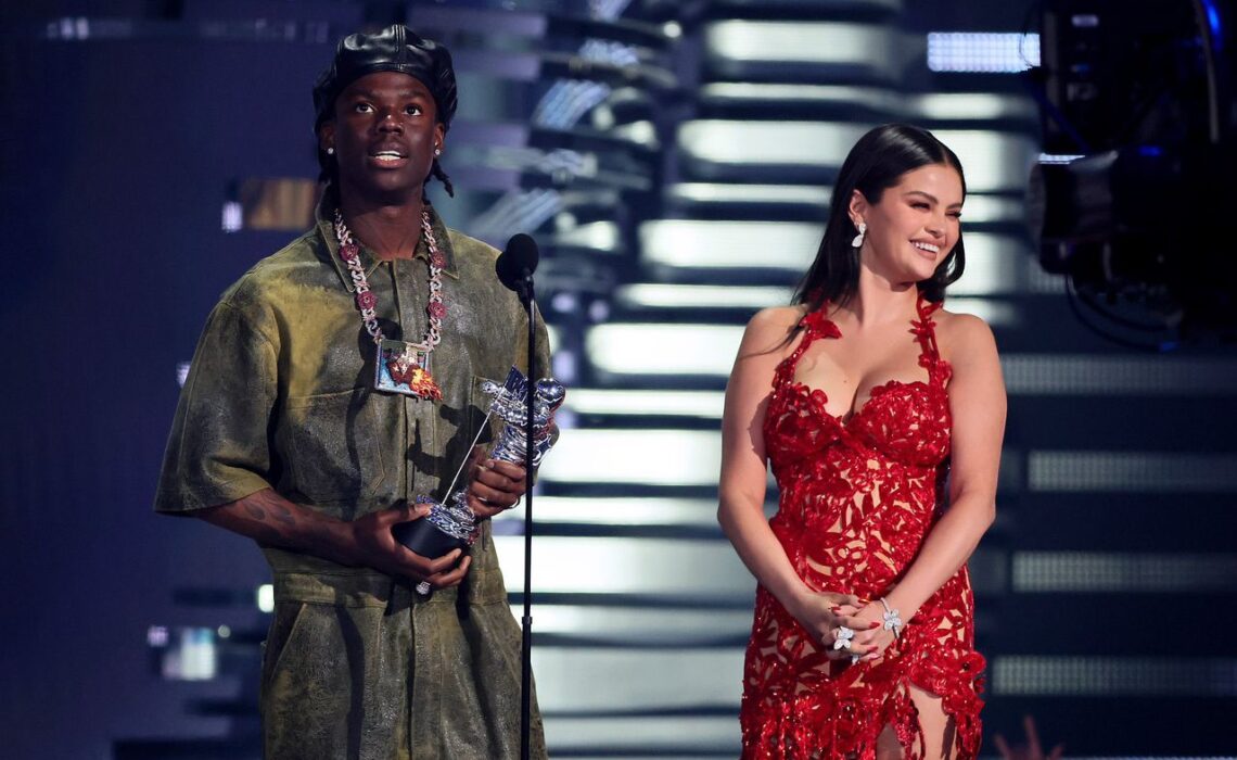 REMA AND SELENA GOMEZ SHOCK THE WORLD WINS BEST AFROBEATS SONG AT VMAs